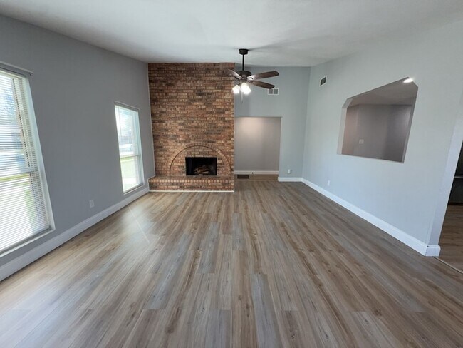 Photo - 8917 Vernon Dr