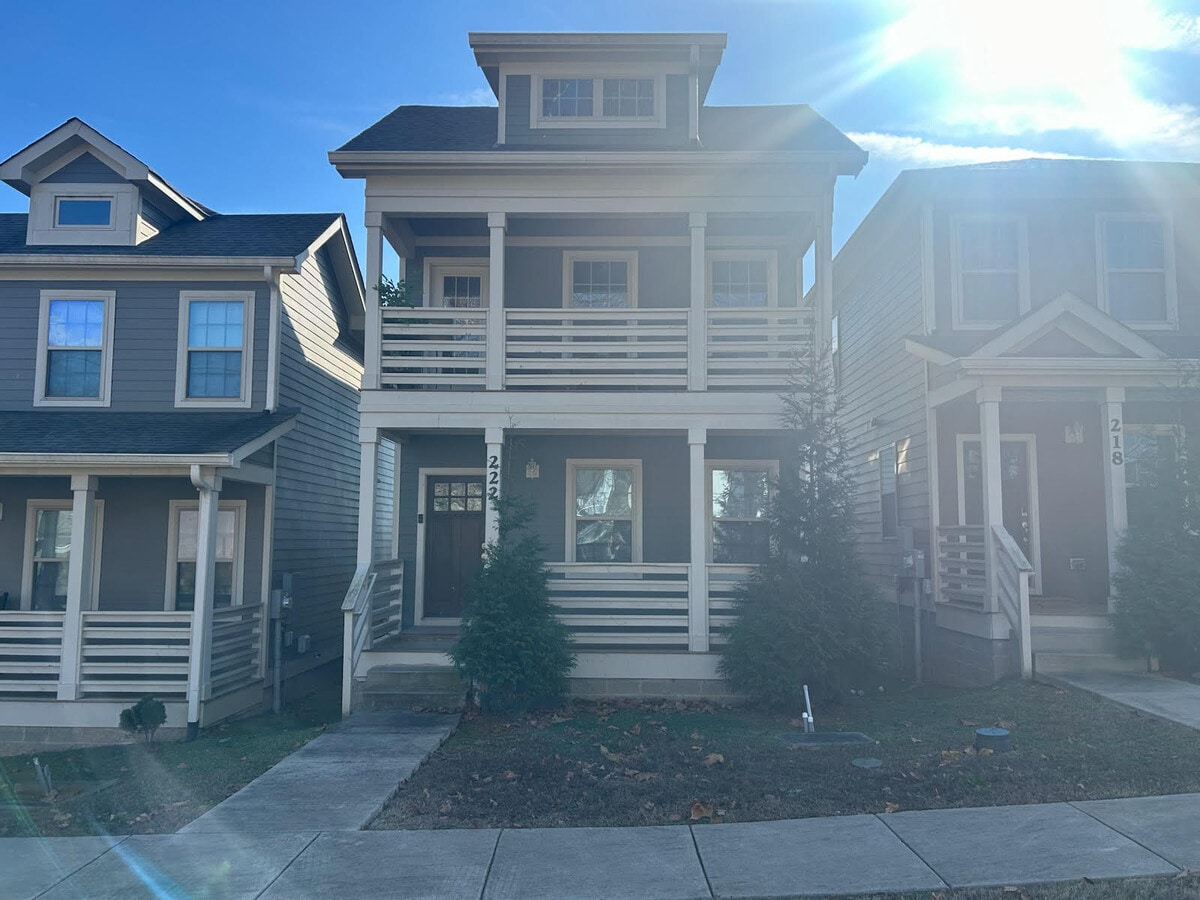 Photo - 222 Jasmine Row