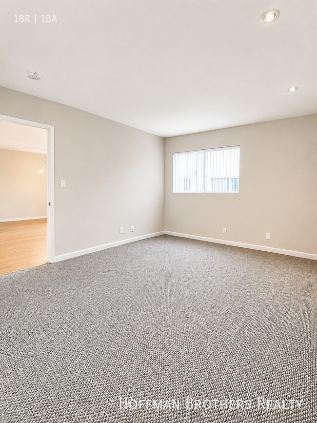 860 S Ardmore Ave Unit 306