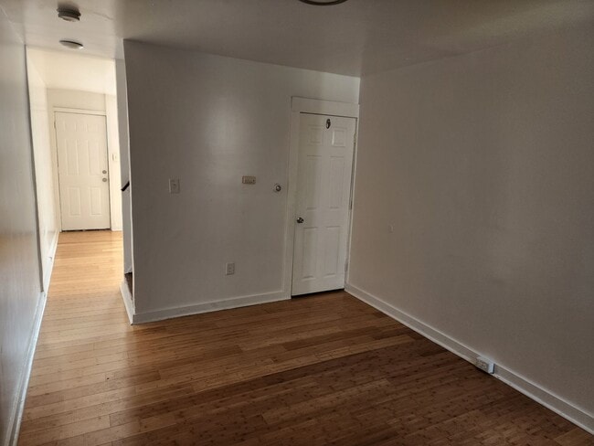 Photo - 221 N Scott St