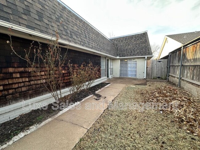 Photo - 2518 NW 62nd St