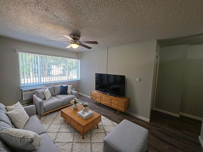 Building Photo - 233 E Arvada St Unit 210