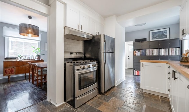 Building Photo - 536 Cheapside St