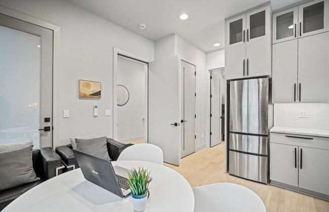 Photo - One bedroom apartment on Bend's SW side. E...