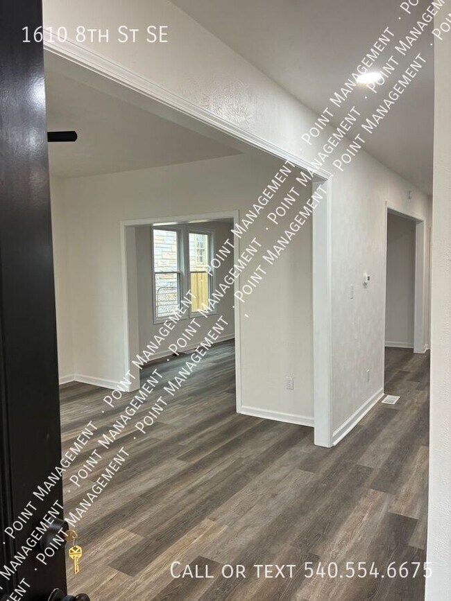 Photo - 1610 8th St SE