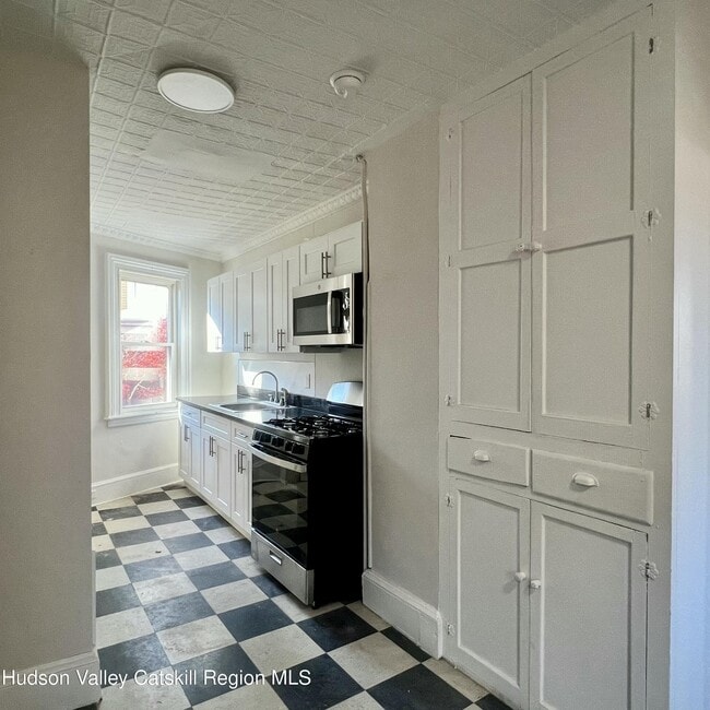 Photo - 140 Albany Ave