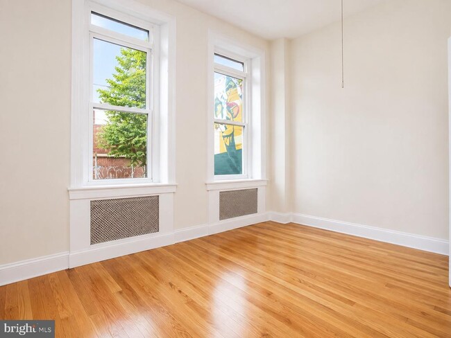 Building Photo - 2808 W Girard Ave Unit A