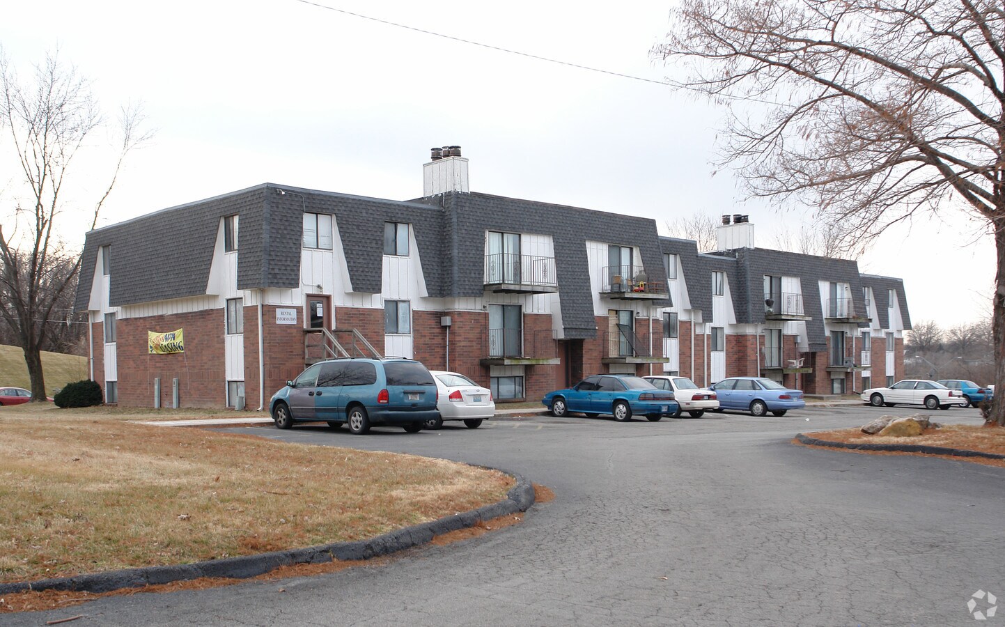 Misty Glen Apartments - Misty Glen Apartments