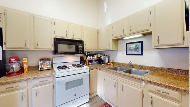 Photo - 542 Meadow Ct