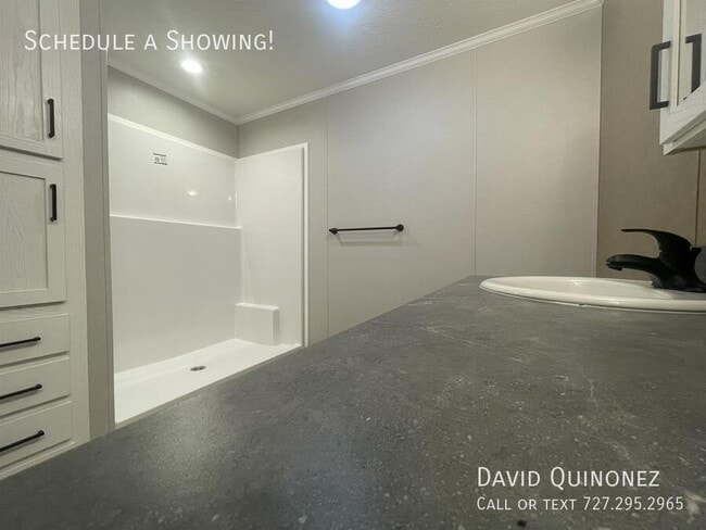 Photo - 701 Mill St