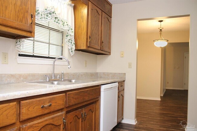 Photo - 7608 Wilshire Rd