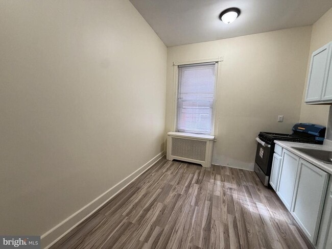 Building Photo - 4718 Hazel Ave Unit 1