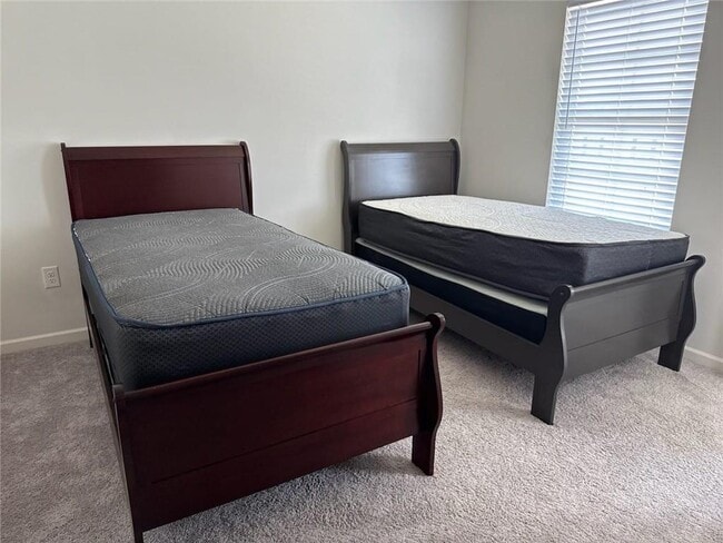 Photo - 35 Oxford Ln