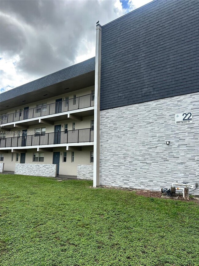 Photo - 8000 Fairview Dr Unit 306