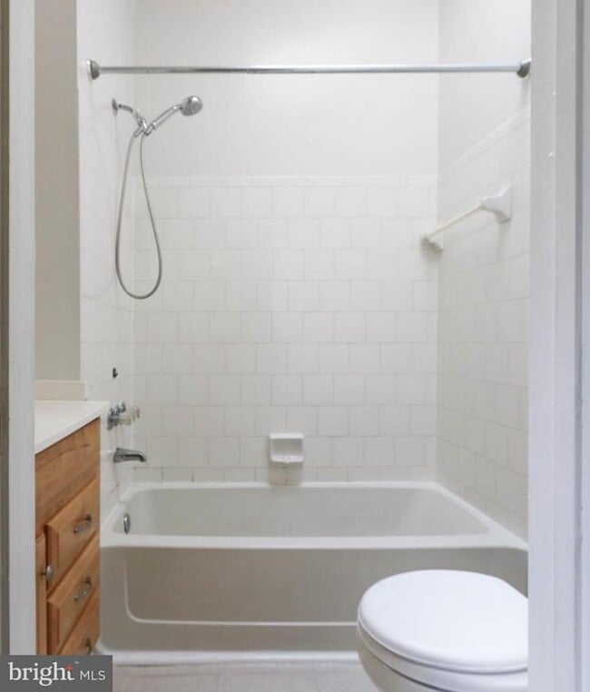 Photo - 2 Island Run Ct