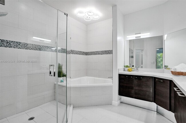 Photo - 2708 NE 30th Pl