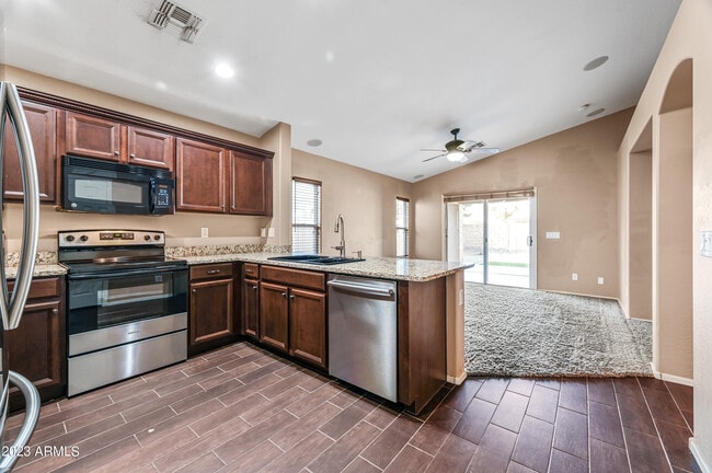 Photo - 41284 W Cahill Dr