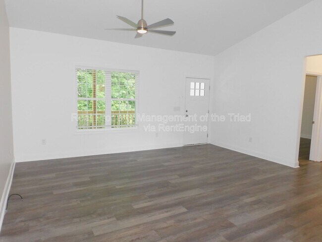 Photo - 3773 Hinshaw Country Rd