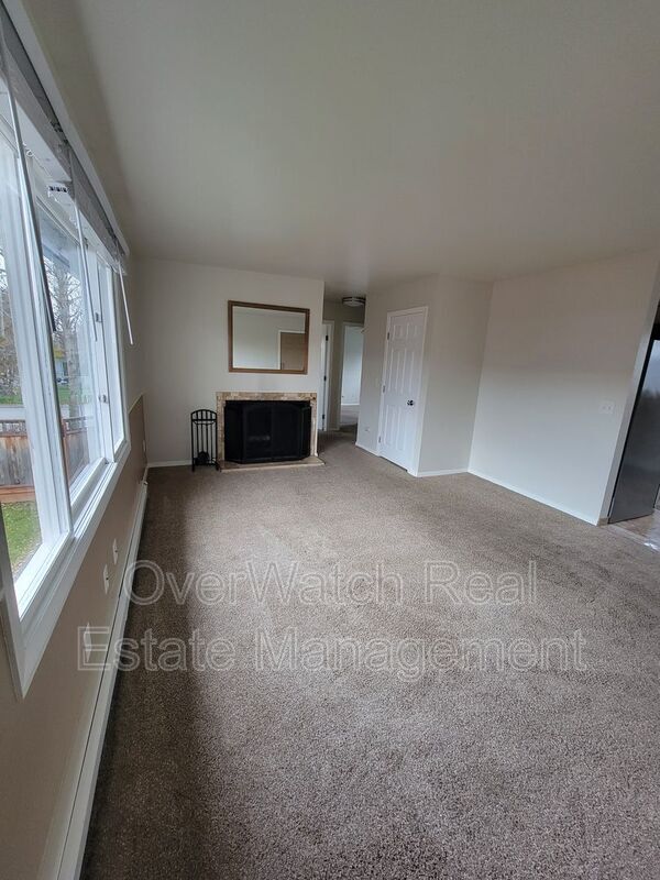 Photo - 825 N Park St Unit 1