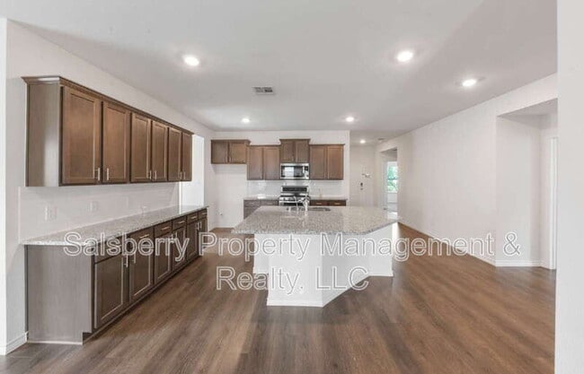 Photo - 503 Willow View Way