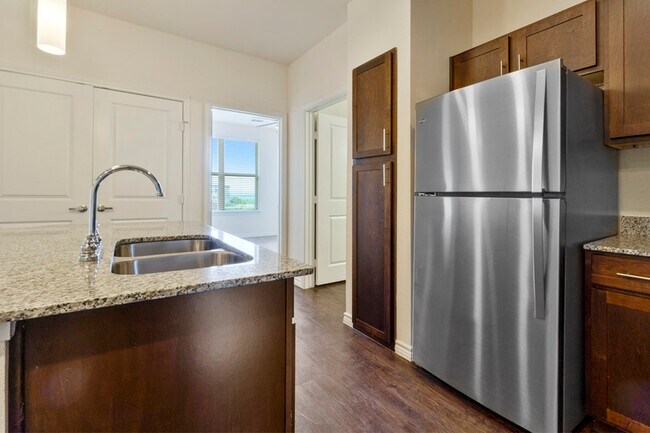 Photo - Eagle Crossing