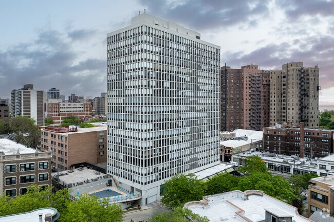 Alternate - Lincoln Park Condos