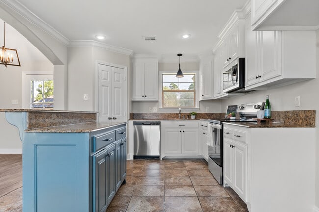 Photo - 107 Fox Trot Ln