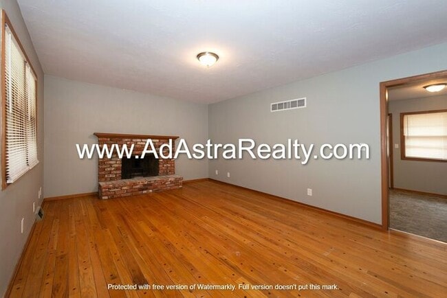 Photo - Beautiful Home in Blue Springs-Available in JULY!!