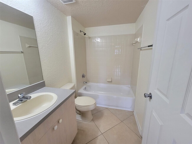 Photo - 2109 Belmont Ln Unit 2109