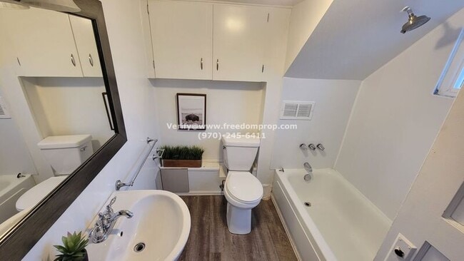 Photo - 360 1/2 Belford Avenue