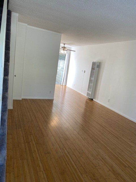 Living / Dining room - 1511 Yale St Unit E