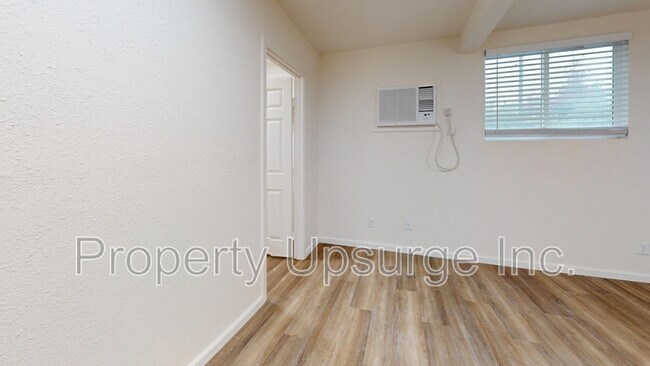 Photo - 415 Lake Blvd E