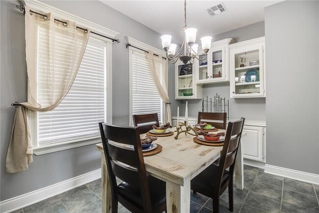 Photo - 4729 Hemlock Street