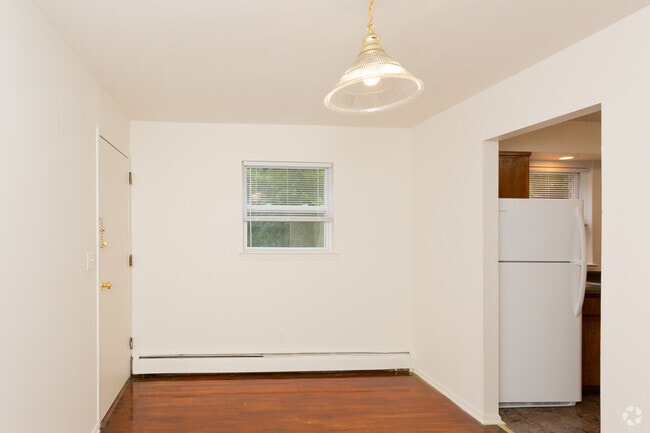 Dining Agea - Cedar Arms