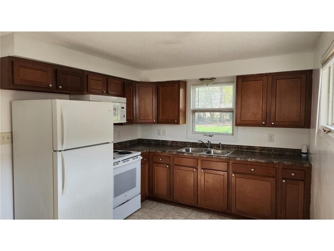 Photo - 1738 Hawthorne Ave E