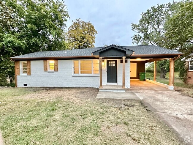 Building Photo - 913 Lynden Blvd Rental