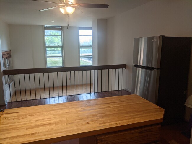 kitchen/dining - 409 La Grange Ave Condo Unit #114