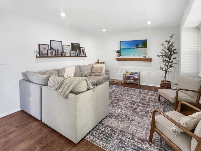 Photo - 1482 Harding St NW