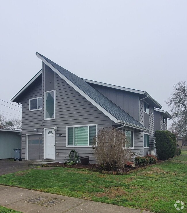 Building Photo - MEL-Highland Duplex Unit 2215-HI Rental