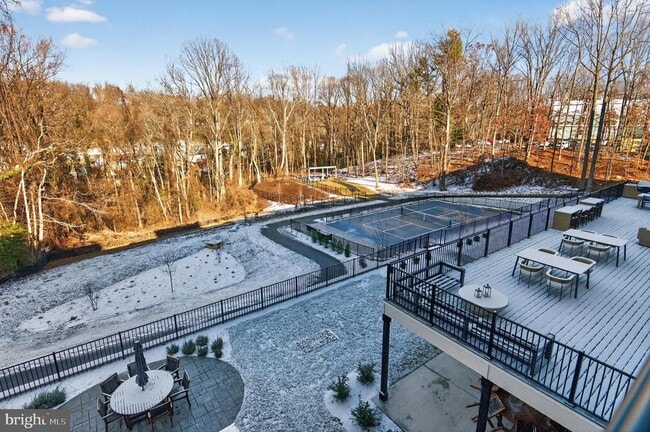 Photo - 76 Old Mill Bottom Rd N Unit 203