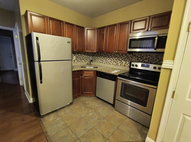 Photo - 1034 W York St Unidad #1