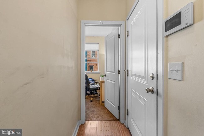 Building Photo - 1724 Monument St Rental