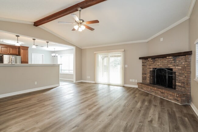 Photo - 811 Elmwood St