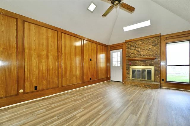 Photo - 1014 Willowbrook Trail