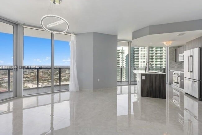 Photo - 488 NE 18th St Unidad 3801