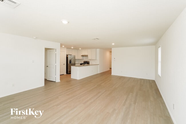 Photo - 10723 Vinateros Dr