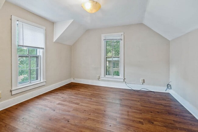 Photo - 904 1/2 Clay St - Cedar Falls