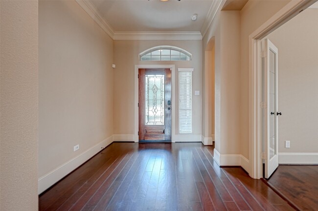 Photo - 10323 Hatcher Dr