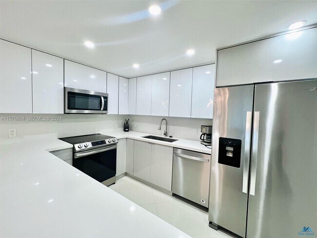 Photo - 19380 Collins Ave Unit 321