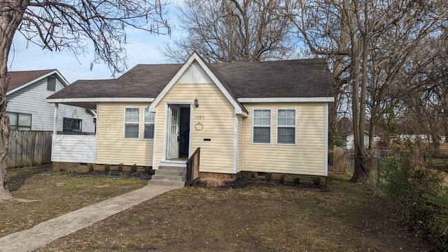 Building Photo - 1306 N 34th St